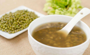 每日健康：冰镇绿豆汤 美味又消暑？记住这四不吃！