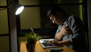 居家健康：夺走“关羽”生命的这种病，可怕也可防！要特别注意这4个症状、4个习惯！